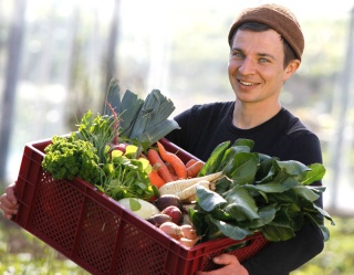 Unsere Biokiste heißt Felderkiste: saisonales Gemüse im Bio-Abo Unsere Biokiste heißt Felderkiste: saisonales Gemüse im Bio-Abo